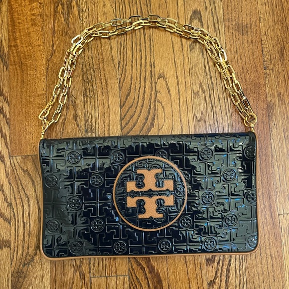 Tory Burch Navy Patent Leather Clutch With Gold Chain And Logos - Picture 3 of 7